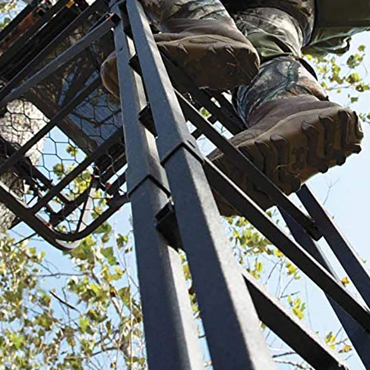 Adjustable 17 ft 1-Person Ladder Tree Stand M5493